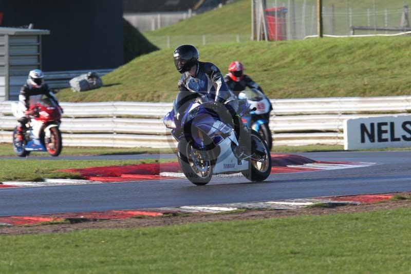 Motorcycle action photographs;Trackday digital images;event digital images;eventdigitalimages;no limits trackday;peter wileman photography;snetterton;snetterton circuit norfolk;snetterton photographs;trackday;trackday photos