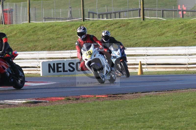 Motorcycle action photographs;Trackday digital images;event digital images;eventdigitalimages;no limits trackday;peter wileman photography;snetterton;snetterton circuit norfolk;snetterton photographs;trackday;trackday photos