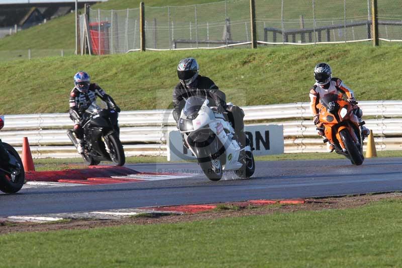 Motorcycle action photographs;Trackday digital images;event digital images;eventdigitalimages;no limits trackday;peter wileman photography;snetterton;snetterton circuit norfolk;snetterton photographs;trackday;trackday photos