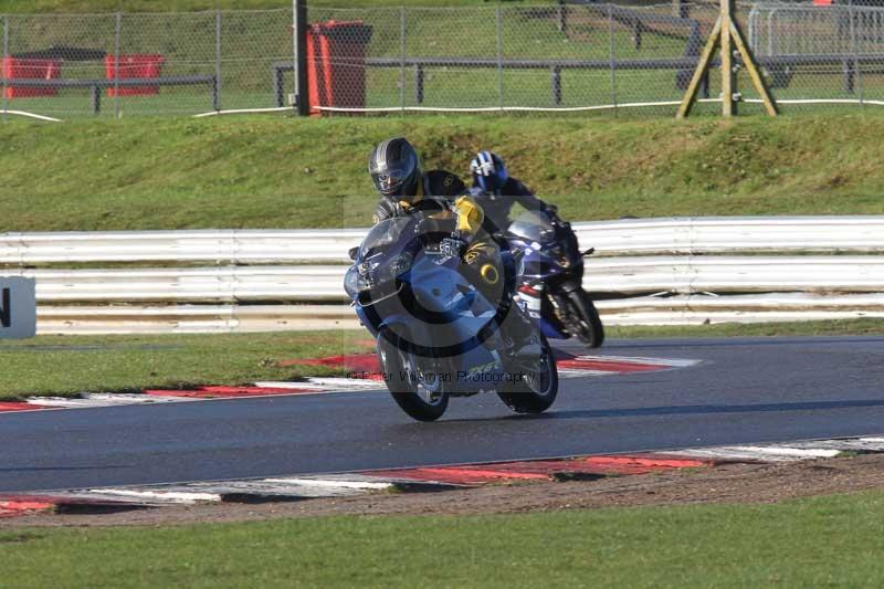 Motorcycle action photographs;Trackday digital images;event digital images;eventdigitalimages;no limits trackday;peter wileman photography;snetterton;snetterton circuit norfolk;snetterton photographs;trackday;trackday photos