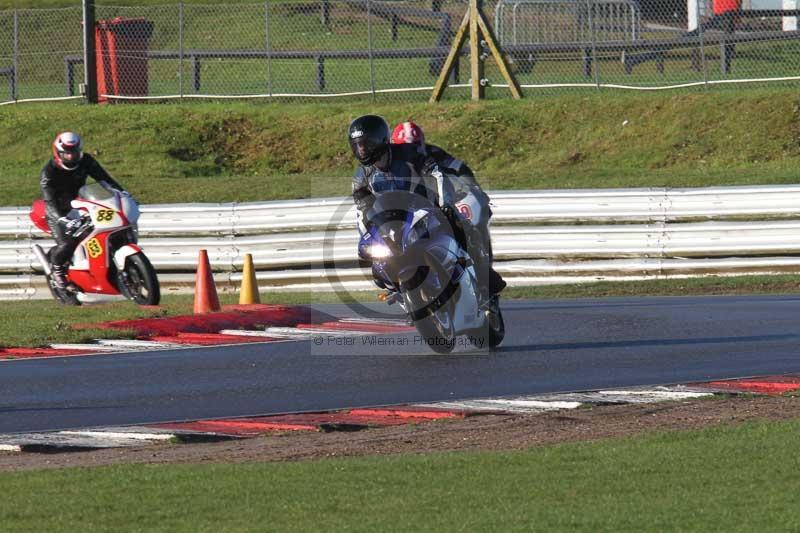 Motorcycle action photographs;Trackday digital images;event digital images;eventdigitalimages;no limits trackday;peter wileman photography;snetterton;snetterton circuit norfolk;snetterton photographs;trackday;trackday photos