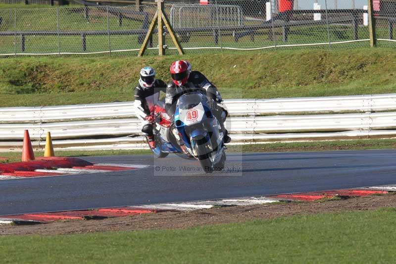 Motorcycle action photographs;Trackday digital images;event digital images;eventdigitalimages;no limits trackday;peter wileman photography;snetterton;snetterton circuit norfolk;snetterton photographs;trackday;trackday photos