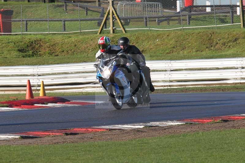 Motorcycle action photographs;Trackday digital images;event digital images;eventdigitalimages;no limits trackday;peter wileman photography;snetterton;snetterton circuit norfolk;snetterton photographs;trackday;trackday photos