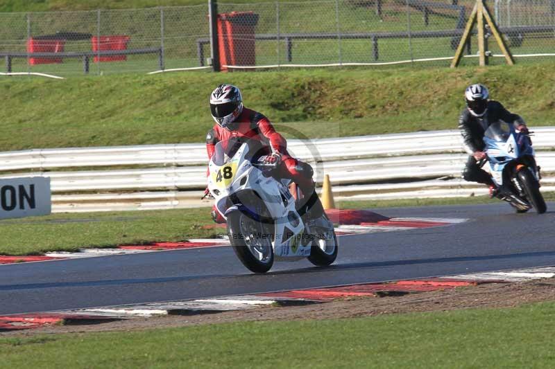 Motorcycle action photographs;Trackday digital images;event digital images;eventdigitalimages;no limits trackday;peter wileman photography;snetterton;snetterton circuit norfolk;snetterton photographs;trackday;trackday photos