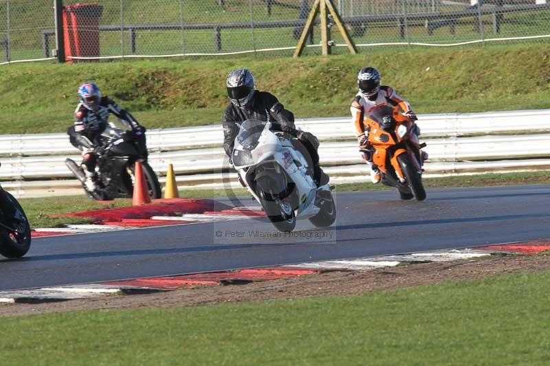 Motorcycle action photographs;Trackday digital images;event digital images;eventdigitalimages;no limits trackday;peter wileman photography;snetterton;snetterton circuit norfolk;snetterton photographs;trackday;trackday photos