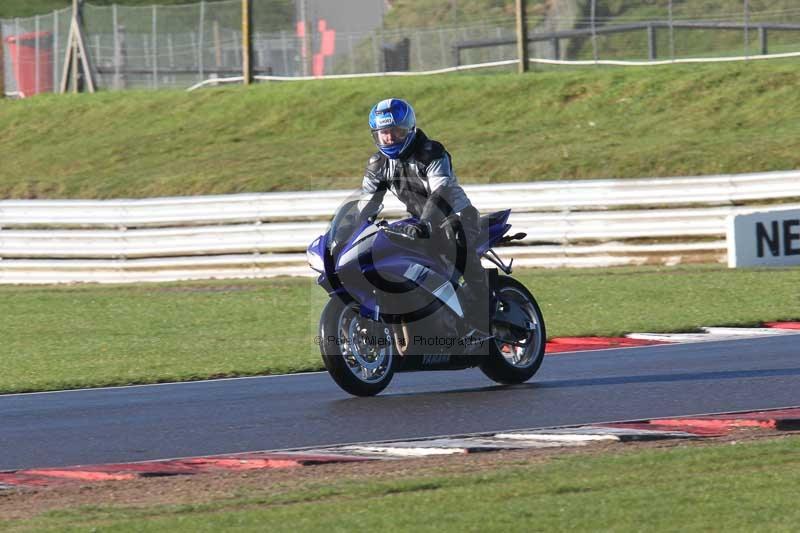 Motorcycle action photographs;Trackday digital images;event digital images;eventdigitalimages;no limits trackday;peter wileman photography;snetterton;snetterton circuit norfolk;snetterton photographs;trackday;trackday photos