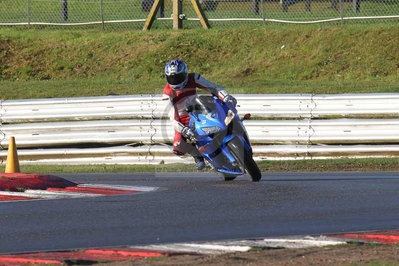 Motorcycle action photographs;Trackday digital images;event digital images;eventdigitalimages;no limits trackday;peter wileman photography;snetterton;snetterton circuit norfolk;snetterton photographs;trackday;trackday photos