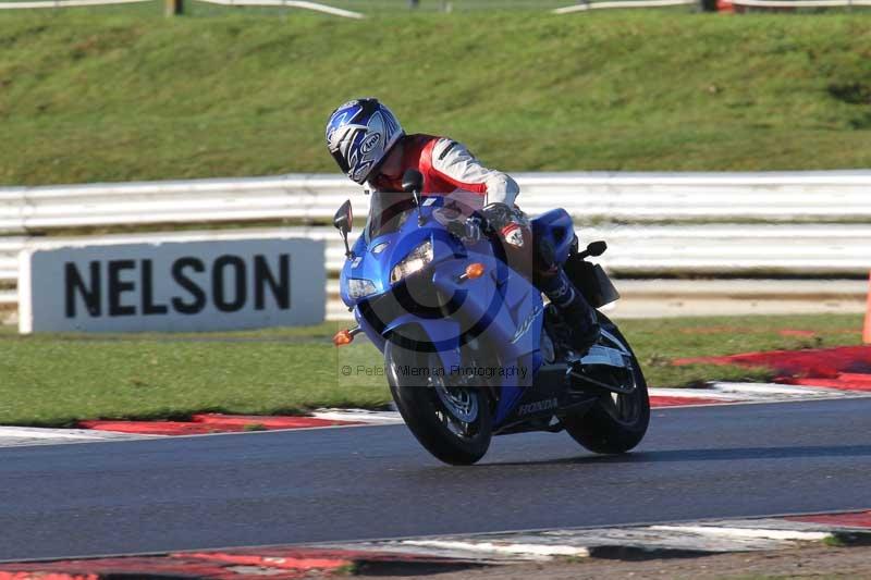 Motorcycle action photographs;Trackday digital images;event digital images;eventdigitalimages;no limits trackday;peter wileman photography;snetterton;snetterton circuit norfolk;snetterton photographs;trackday;trackday photos