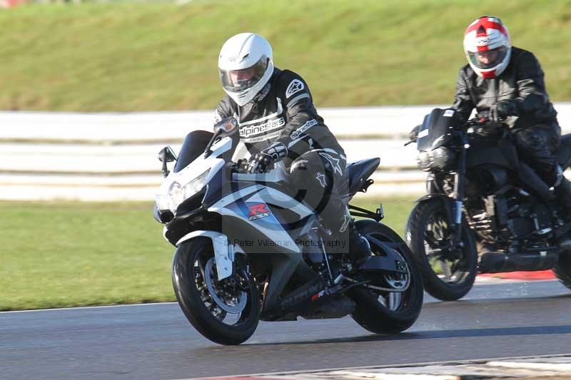 Motorcycle action photographs;Trackday digital images;event digital images;eventdigitalimages;no limits trackday;peter wileman photography;snetterton;snetterton circuit norfolk;snetterton photographs;trackday;trackday photos