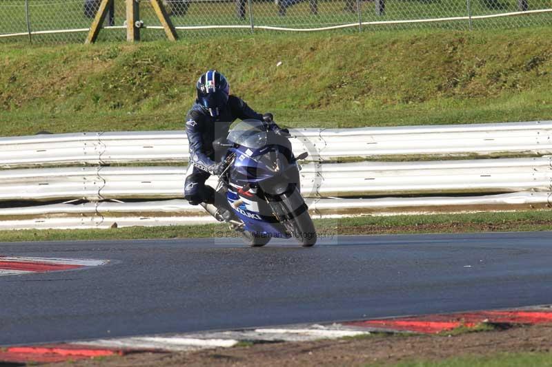 Motorcycle action photographs;Trackday digital images;event digital images;eventdigitalimages;no limits trackday;peter wileman photography;snetterton;snetterton circuit norfolk;snetterton photographs;trackday;trackday photos