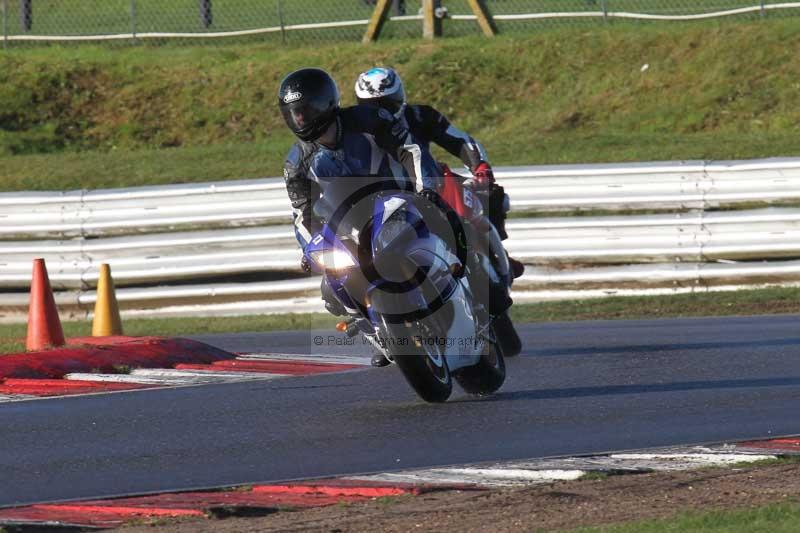 Motorcycle action photographs;Trackday digital images;event digital images;eventdigitalimages;no limits trackday;peter wileman photography;snetterton;snetterton circuit norfolk;snetterton photographs;trackday;trackday photos