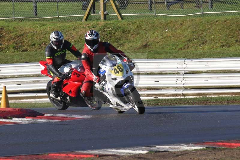 Motorcycle action photographs;Trackday digital images;event digital images;eventdigitalimages;no limits trackday;peter wileman photography;snetterton;snetterton circuit norfolk;snetterton photographs;trackday;trackday photos