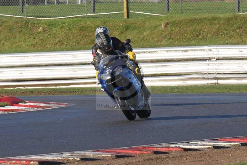 Motorcycle action photographs;Trackday digital images;event digital images;eventdigitalimages;no limits trackday;peter wileman photography;snetterton;snetterton circuit norfolk;snetterton photographs;trackday;trackday photos