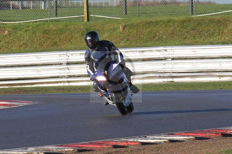 Motorcycle action photographs;Trackday digital images;event digital images;eventdigitalimages;no limits trackday;peter wileman photography;snetterton;snetterton circuit norfolk;snetterton photographs;trackday;trackday photos