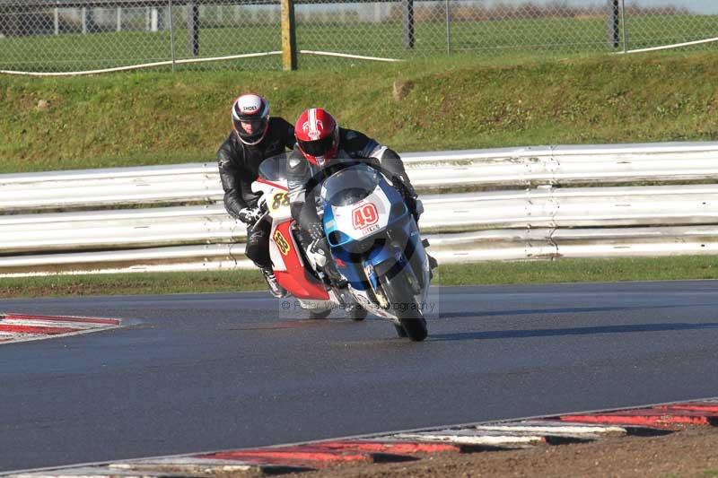 Motorcycle action photographs;Trackday digital images;event digital images;eventdigitalimages;no limits trackday;peter wileman photography;snetterton;snetterton circuit norfolk;snetterton photographs;trackday;trackday photos