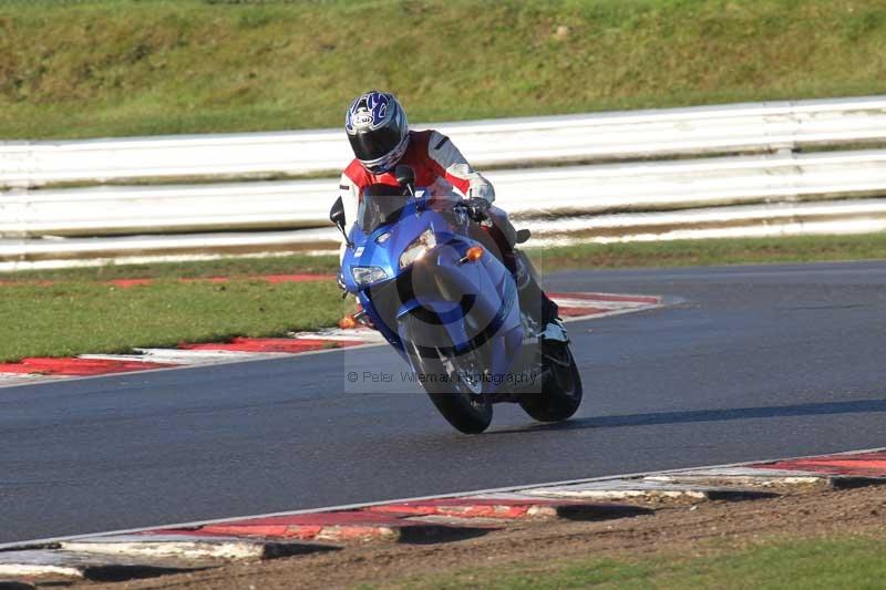 Motorcycle action photographs;Trackday digital images;event digital images;eventdigitalimages;no limits trackday;peter wileman photography;snetterton;snetterton circuit norfolk;snetterton photographs;trackday;trackday photos