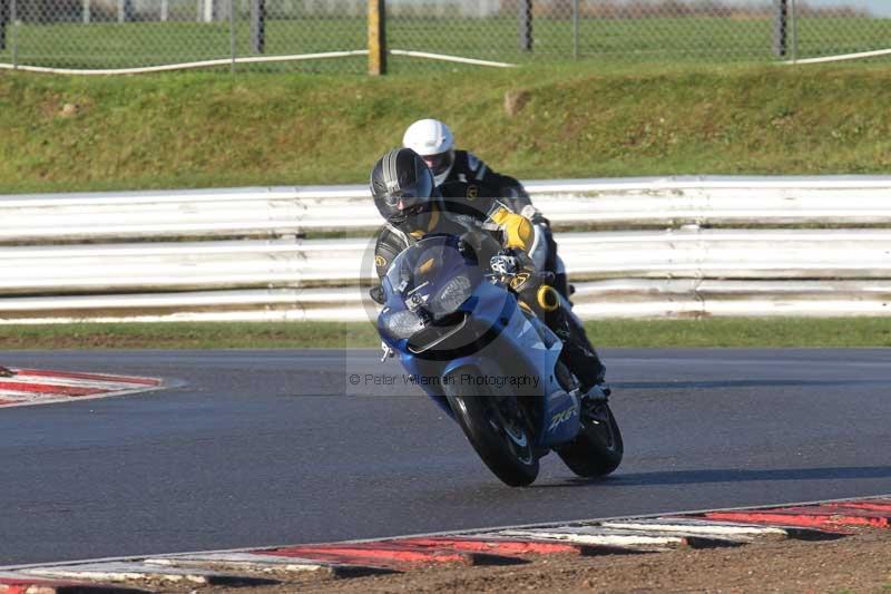Motorcycle action photographs;Trackday digital images;event digital images;eventdigitalimages;no limits trackday;peter wileman photography;snetterton;snetterton circuit norfolk;snetterton photographs;trackday;trackday photos