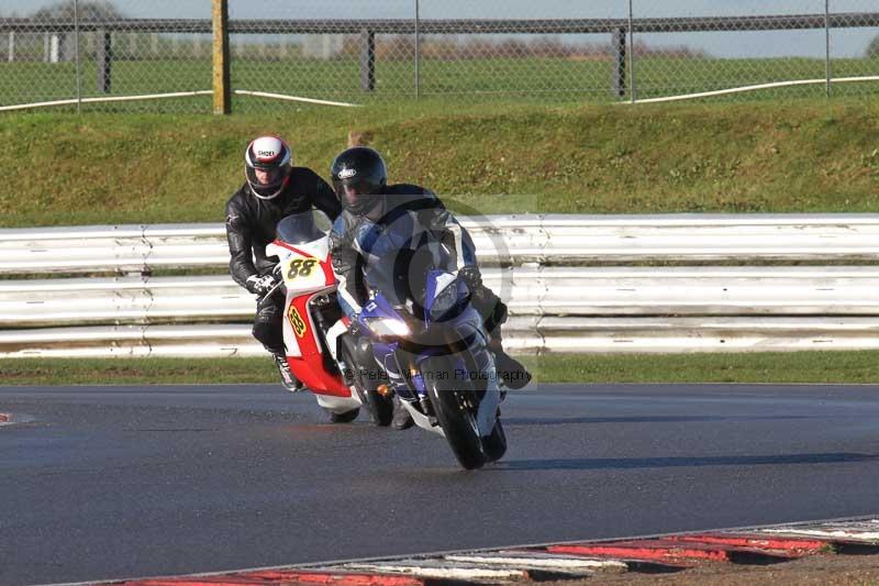 Motorcycle action photographs;Trackday digital images;event digital images;eventdigitalimages;no limits trackday;peter wileman photography;snetterton;snetterton circuit norfolk;snetterton photographs;trackday;trackday photos