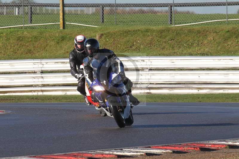 Motorcycle action photographs;Trackday digital images;event digital images;eventdigitalimages;no limits trackday;peter wileman photography;snetterton;snetterton circuit norfolk;snetterton photographs;trackday;trackday photos