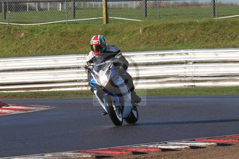 Motorcycle action photographs;Trackday digital images;event digital images;eventdigitalimages;no limits trackday;peter wileman photography;snetterton;snetterton circuit norfolk;snetterton photographs;trackday;trackday photos