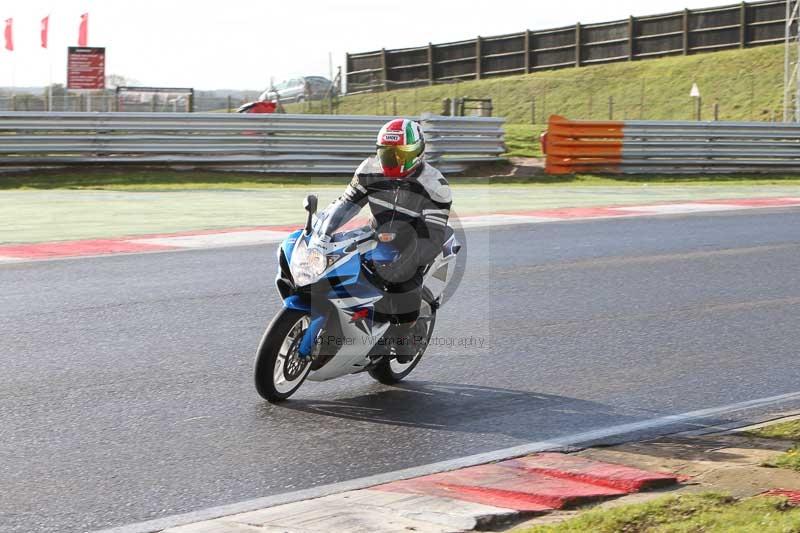 Motorcycle action photographs;Trackday digital images;event digital images;eventdigitalimages;no limits trackday;peter wileman photography;snetterton;snetterton circuit norfolk;snetterton photographs;trackday;trackday photos