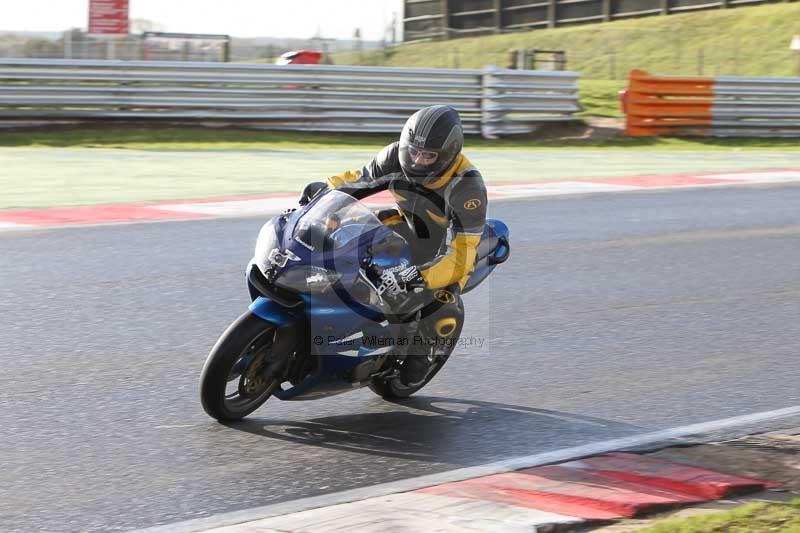 Motorcycle action photographs;Trackday digital images;event digital images;eventdigitalimages;no limits trackday;peter wileman photography;snetterton;snetterton circuit norfolk;snetterton photographs;trackday;trackday photos