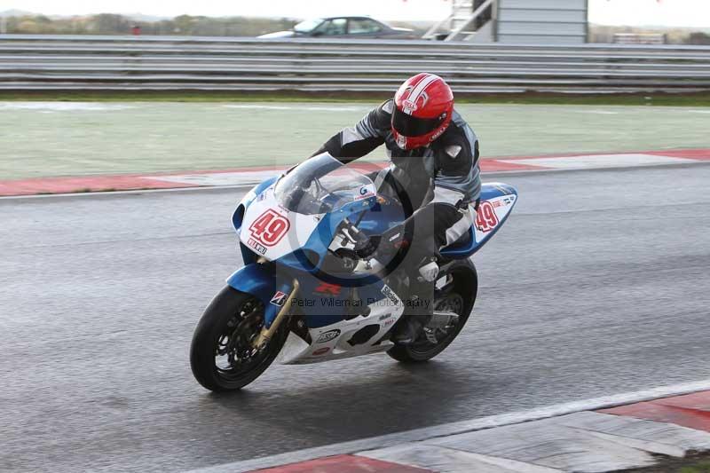 Motorcycle action photographs;Trackday digital images;event digital images;eventdigitalimages;no limits trackday;peter wileman photography;snetterton;snetterton circuit norfolk;snetterton photographs;trackday;trackday photos