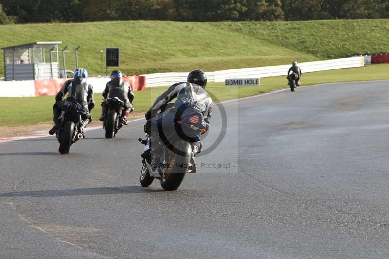 Motorcycle action photographs;Trackday digital images;event digital images;eventdigitalimages;no limits trackday;peter wileman photography;snetterton;snetterton circuit norfolk;snetterton photographs;trackday;trackday photos