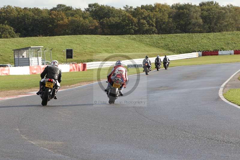 Motorcycle action photographs;Trackday digital images;event digital images;eventdigitalimages;no limits trackday;peter wileman photography;snetterton;snetterton circuit norfolk;snetterton photographs;trackday;trackday photos