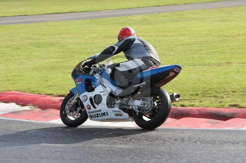 Motorcycle action photographs;Trackday digital images;event digital images;eventdigitalimages;no limits trackday;peter wileman photography;snetterton;snetterton circuit norfolk;snetterton photographs;trackday;trackday photos