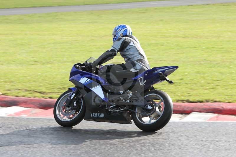 Motorcycle action photographs;Trackday digital images;event digital images;eventdigitalimages;no limits trackday;peter wileman photography;snetterton;snetterton circuit norfolk;snetterton photographs;trackday;trackday photos