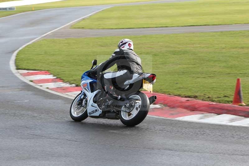 Motorcycle action photographs;Trackday digital images;event digital images;eventdigitalimages;no limits trackday;peter wileman photography;snetterton;snetterton circuit norfolk;snetterton photographs;trackday;trackday photos