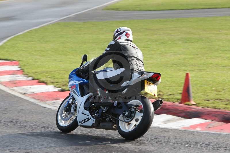 Motorcycle action photographs;Trackday digital images;event digital images;eventdigitalimages;no limits trackday;peter wileman photography;snetterton;snetterton circuit norfolk;snetterton photographs;trackday;trackday photos