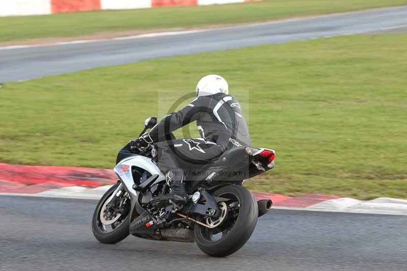 Motorcycle action photographs;Trackday digital images;event digital images;eventdigitalimages;no limits trackday;peter wileman photography;snetterton;snetterton circuit norfolk;snetterton photographs;trackday;trackday photos