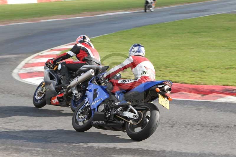Motorcycle action photographs;Trackday digital images;event digital images;eventdigitalimages;no limits trackday;peter wileman photography;snetterton;snetterton circuit norfolk;snetterton photographs;trackday;trackday photos