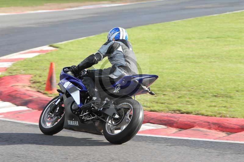 Motorcycle action photographs;Trackday digital images;event digital images;eventdigitalimages;no limits trackday;peter wileman photography;snetterton;snetterton circuit norfolk;snetterton photographs;trackday;trackday photos