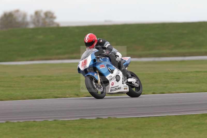 Motorcycle action photographs;Trackday digital images;event digital images;eventdigitalimages;no limits trackday;peter wileman photography;snetterton;snetterton circuit norfolk;snetterton photographs;trackday;trackday photos