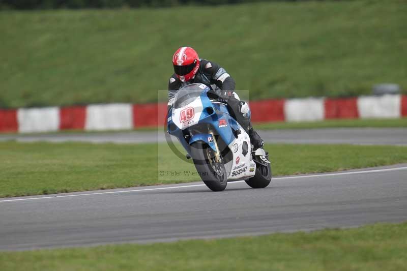 Motorcycle action photographs;Trackday digital images;event digital images;eventdigitalimages;no limits trackday;peter wileman photography;snetterton;snetterton circuit norfolk;snetterton photographs;trackday;trackday photos