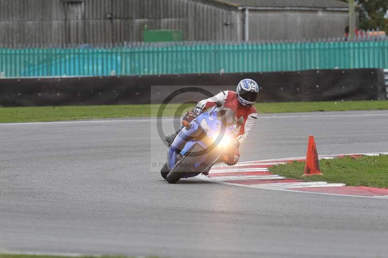 Motorcycle action photographs;Trackday digital images;event digital images;eventdigitalimages;no limits trackday;peter wileman photography;snetterton;snetterton circuit norfolk;snetterton photographs;trackday;trackday photos