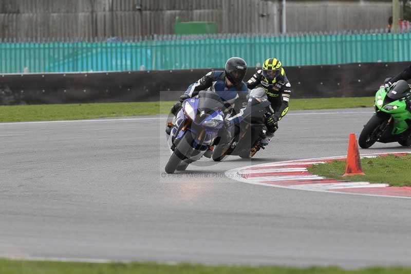 Motorcycle action photographs;Trackday digital images;event digital images;eventdigitalimages;no limits trackday;peter wileman photography;snetterton;snetterton circuit norfolk;snetterton photographs;trackday;trackday photos