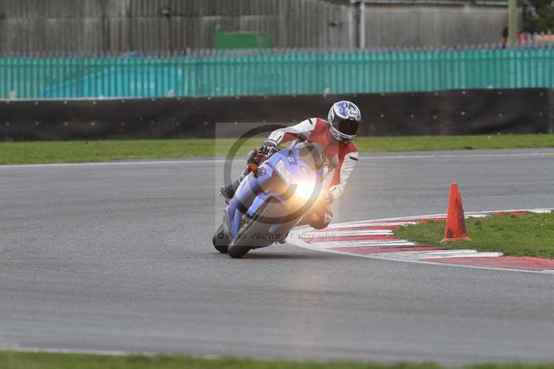 Motorcycle action photographs;Trackday digital images;event digital images;eventdigitalimages;no limits trackday;peter wileman photography;snetterton;snetterton circuit norfolk;snetterton photographs;trackday;trackday photos