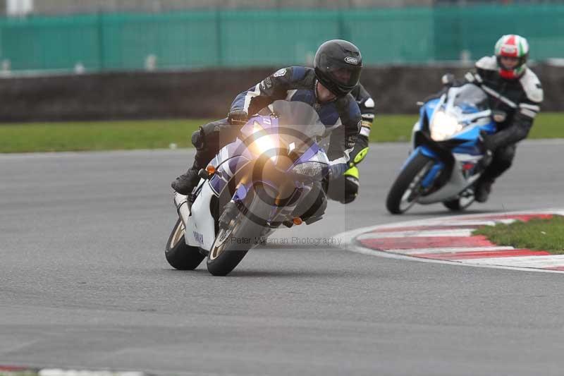 Motorcycle action photographs;Trackday digital images;event digital images;eventdigitalimages;no limits trackday;peter wileman photography;snetterton;snetterton circuit norfolk;snetterton photographs;trackday;trackday photos