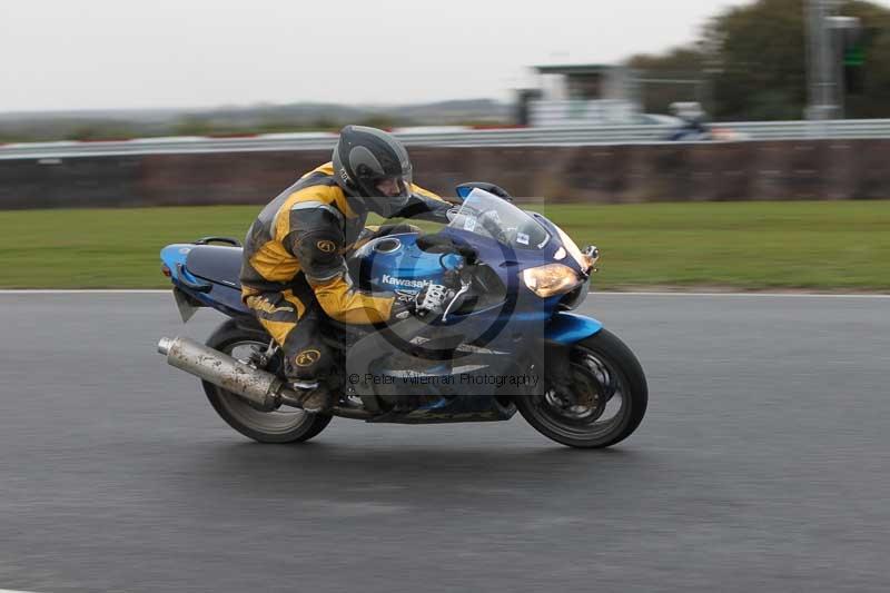 Motorcycle action photographs;Trackday digital images;event digital images;eventdigitalimages;no limits trackday;peter wileman photography;snetterton;snetterton circuit norfolk;snetterton photographs;trackday;trackday photos