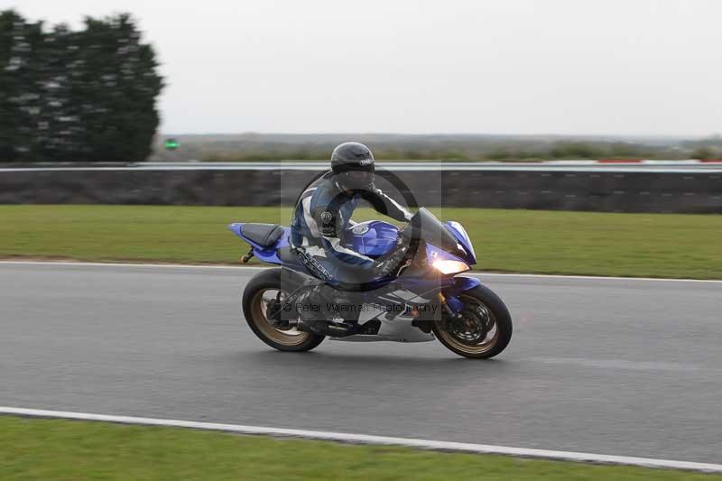 Motorcycle action photographs;Trackday digital images;event digital images;eventdigitalimages;no limits trackday;peter wileman photography;snetterton;snetterton circuit norfolk;snetterton photographs;trackday;trackday photos