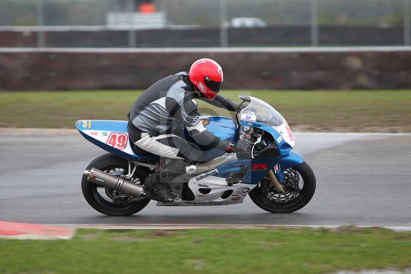 Motorcycle action photographs;Trackday digital images;event digital images;eventdigitalimages;no limits trackday;peter wileman photography;snetterton;snetterton circuit norfolk;snetterton photographs;trackday;trackday photos