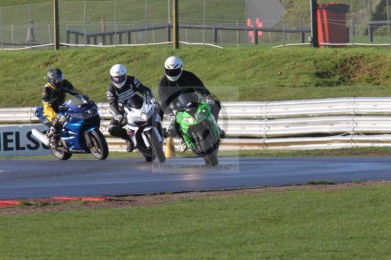 Motorcycle action photographs;Trackday digital images;event digital images;eventdigitalimages;no limits trackday;peter wileman photography;snetterton;snetterton circuit norfolk;snetterton photographs;trackday;trackday photos
