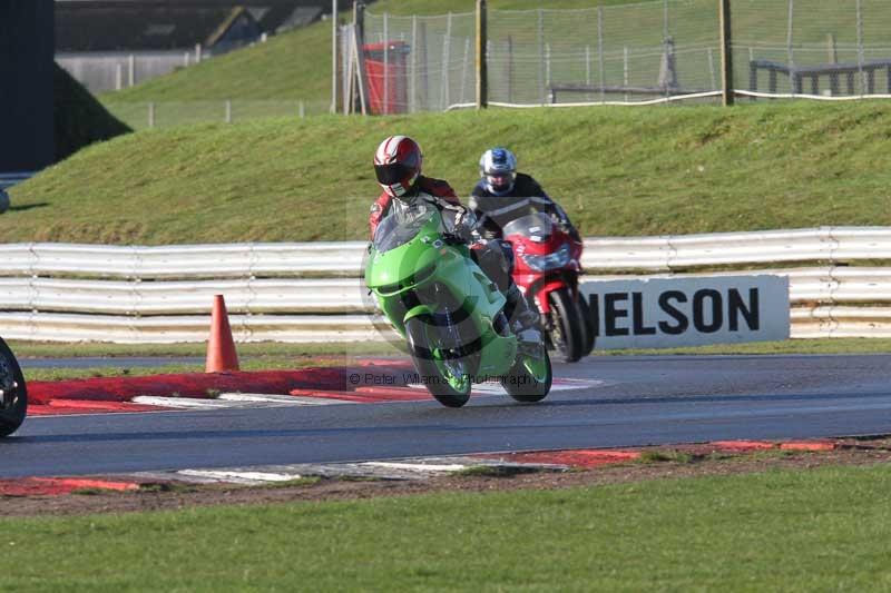 Motorcycle action photographs;Trackday digital images;event digital images;eventdigitalimages;no limits trackday;peter wileman photography;snetterton;snetterton circuit norfolk;snetterton photographs;trackday;trackday photos
