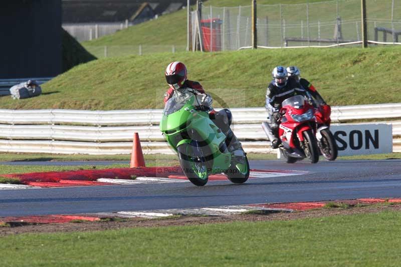 Motorcycle action photographs;Trackday digital images;event digital images;eventdigitalimages;no limits trackday;peter wileman photography;snetterton;snetterton circuit norfolk;snetterton photographs;trackday;trackday photos