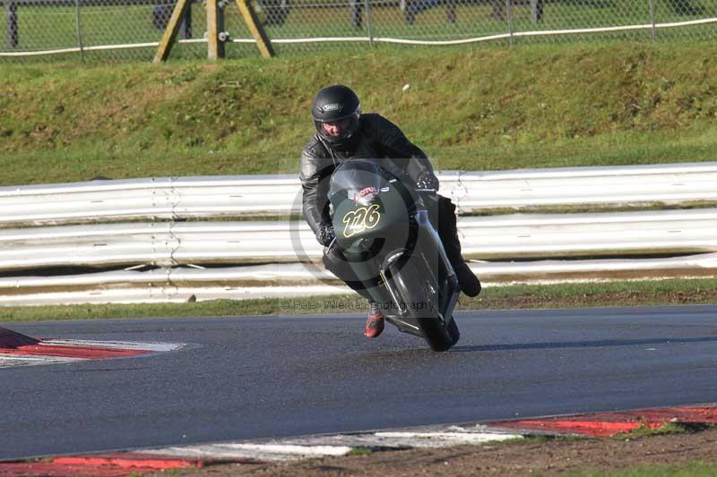 Motorcycle action photographs;Trackday digital images;event digital images;eventdigitalimages;no limits trackday;peter wileman photography;snetterton;snetterton circuit norfolk;snetterton photographs;trackday;trackday photos