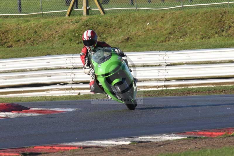 Motorcycle action photographs;Trackday digital images;event digital images;eventdigitalimages;no limits trackday;peter wileman photography;snetterton;snetterton circuit norfolk;snetterton photographs;trackday;trackday photos